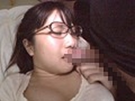 ウブでメガネなオタクっ娘 りさ　サンプル画像05